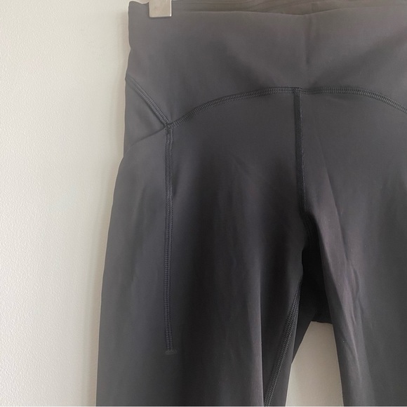 Like new lululemon power through leggings size 6 - Picture 5 of 12